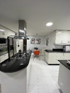 Apartamento de 3 alcobas en venta en Bellavista Rosales, Bogotá, 384 m² · foto 20 de 20