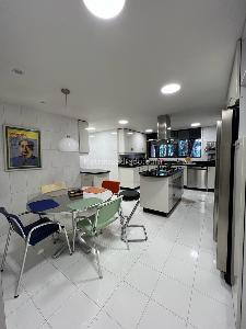 Apartamento de 3 alcobas en venta en Bellavista Rosales, Bogotá, 384 m² · foto 4 de 20