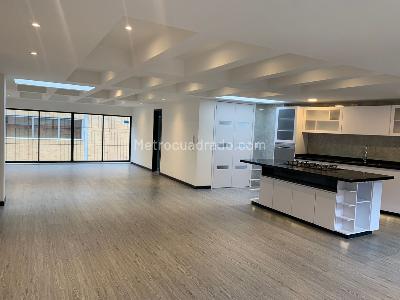 Apartamento de 2 alcobas en venta en Zona G, Bogotá, 177 m² · foto 1 de 9