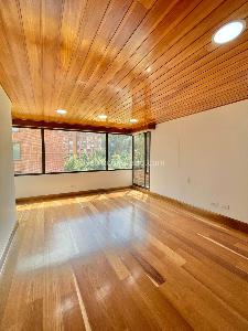 Apartamento de 4 alcobas en venta en Los Rosales Reservado, Bogotá, 375 m² · foto 14 de 17