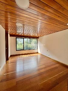 Apartamento en venta en Los Rosales, Bogotá · foto 8 de 17