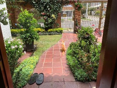 Casa de 3 alcobas en venta en Niza Norte, Bogotá, 454 m² · foto 3 de 20