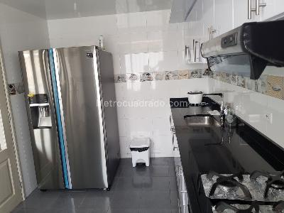 Casa de 4 alcobas en venta en Bulevar Las Villas, Bogotá, 315 m² · foto 2 de 12