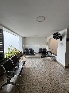 Casa de 5 alcobas en venta en Cabecera Del Llano, Bucaramanga, 400 m² · foto 2 de 11