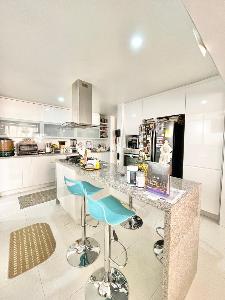 Apartamento en venta en Santa Barbara Central, Bogotá · foto 4 de 13