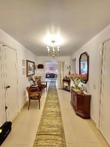 Apartamento en venta en Santa Barbara Central, Bogotá · foto 8 de 13