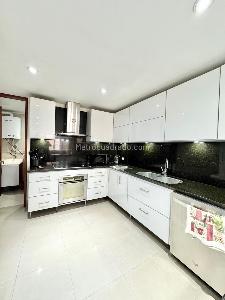 Apartamento de 3 alcobas en venta en San Patricio, Bogotá, 154 m² · foto 4 de 11