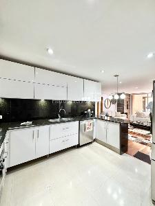 Apartamento de 3 alcobas en venta en San Patricio, Bogotá, 154 m² · foto 5 de 11