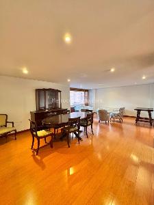Apartamento de 3 alcobas en venta en Santa Barbara Central, Bogotá, 118 m² · foto 3 de 12