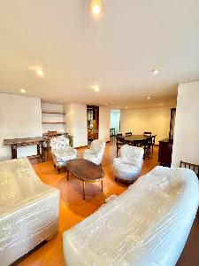 Apartamento de 3 alcobas en venta en Santa Barbara Central, Bogotá, 118 m² · foto 4 de 12