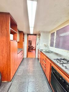Apartamento de 3 alcobas en venta en Santa Barbara Central, Bogotá, 118 m² · foto 5 de 12