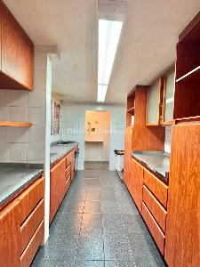 Apartamento de 3 alcobas en venta en Santa Barbara Central, Bogotá, 118 m² · foto 6 de 12