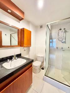 Apartamento de 3 alcobas en venta en Santa Barbara Central, Bogotá, 118 m² · foto 8 de 12