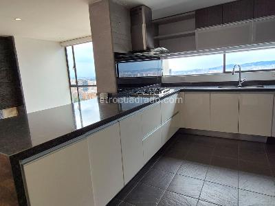 Apartamento de 3 alcobas en venta en Altos Bosque De Pinos, Bogotá, 170 m² · foto 4 de 20