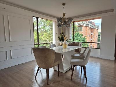 Apartamento de 3 alcobas en venta en La Carolina, Bogotá, 191 m² · foto 2 de 14