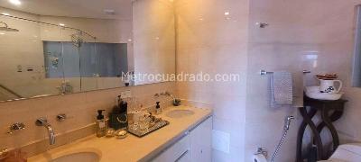 Apartamento de 2 alcobas en venta en Chico Norte, Bogotá, 154 m² · foto 5 de 7