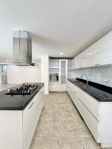 Apartamento en venta en La Carolina, Bogotá · foto 3 de 20