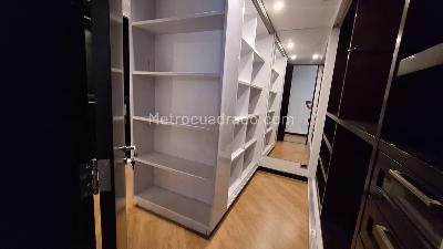 Apartamento de 3 alcobas en venta en Calleja Baja, Bogotá, 300 m² · foto 9 de 20