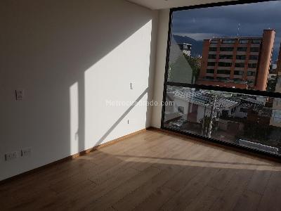 Apartamento de 2 alcobas en venta en Chico San Patricio, Bogotá, 85 m² · foto 2 de 8