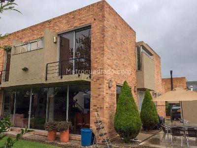 Casa de 3 alcobas en venta en Chía, 220 m² · foto 2 de 17