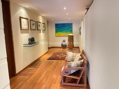Apartamento de 3 alcobas en venta en Los Rosales Emaus, Bogotá, 246 m² · foto 2 de 17