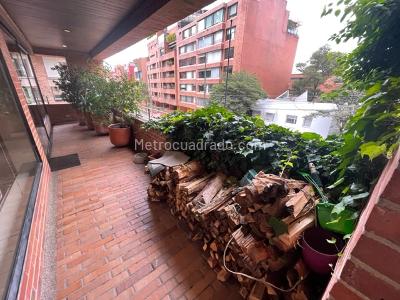 Apartamento de 3 alcobas en venta en Los Rosales Emaus, Bogotá, 246 m² · foto 4 de 17