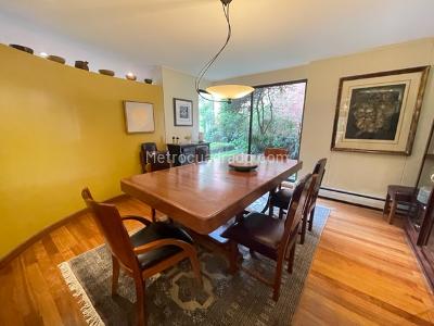 Apartamento de 3 alcobas en venta en Los Rosales Emaus, Bogotá, 246 m² · foto 7 de 17