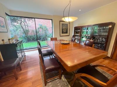 Apartamento de 3 alcobas en venta en Los Rosales Emaus, Bogotá, 246 m² · foto 6 de 17
