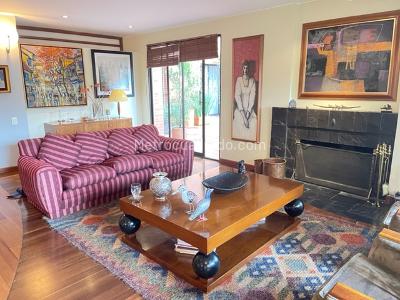 Apartamento de 3 alcobas en venta en Los Rosales Emaus, Bogotá, 246 m² · foto 3 de 17