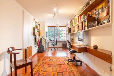 Apartamento de 4 alcobas en venta en Santa Barbara1, Bogotá, 200 m² · foto 10 de 20