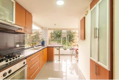 Apartamento de 4 alcobas en venta en Santa Barbara1, Bogotá, 200 m² · foto 15 de 20