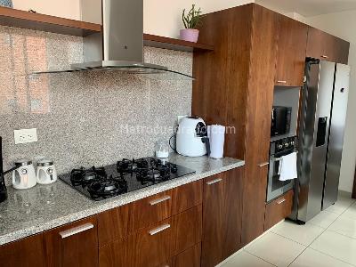 Apartamento de 3 alcobas en venta en Chico Reservado, Bogotá, 160 m² · foto 5 de 14