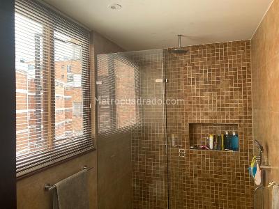 Apartamento de 3 alcobas en venta en Los Rosales, Bogotá, 255 m² · foto 10 de 12