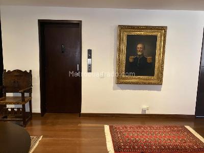 Apartamento de 3 alcobas en venta en Los Rosales, Bogotá, 255 m² · foto 2 de 12