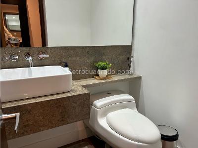 Apartamento de 2 alcobas en venta en Los Rosales, Bogotá, 126 m² · foto 10 de 20