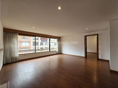 Apartamento de 3 alcobas en venta en Los Rosales, Bogotá, 199 m² · foto 3 de 20