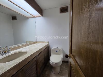 Apartamento de 3 alcobas en venta en Los Rosales, Bogotá, 199 m² · foto 9 de 20