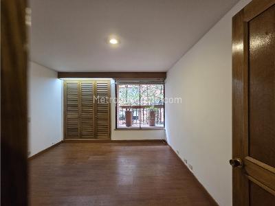 Apartamento de 3 alcobas en venta en Los Rosales, Bogotá, 199 m² · foto 16 de 20
