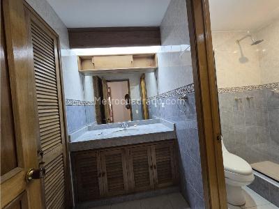 Apartamento de 3 alcobas en venta en Los Rosales, Bogotá, 199 m² · foto 18 de 20