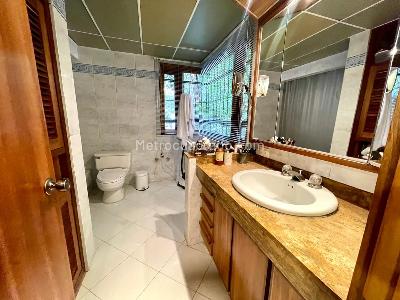Apartamento de 3 alcobas en venta en Los Rosales, Bogotá, 257 m² · foto 15 de 17