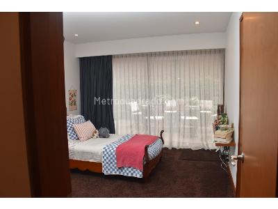Apartamento de 3 alcobas en venta en La Cabrera, Bogotá, 226 m² · foto 13 de 18