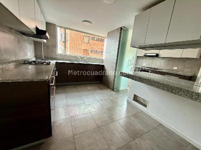 Apartamento en venta en Chico Alto, Bogotá · foto 3 de 13