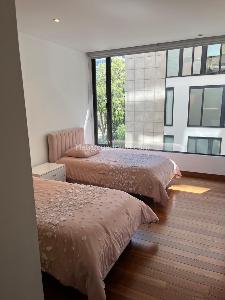 Apartamento de 3 alcobas en venta en Chico Norte, Bogotá, 146 m² · foto 2 de 6