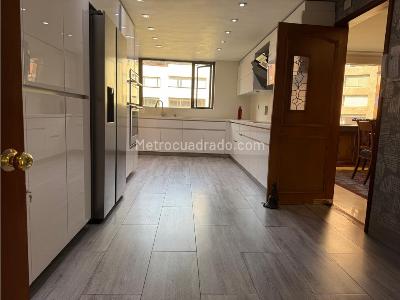 Apartamento de 3 alcobas en venta en El Nogal, Bogotá, 247 m² · foto 5 de 12