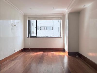 Apartamento de 3 alcobas en venta en El Nogal, Bogotá, 247 m² · foto 7 de 12