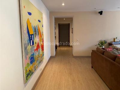 Apartamento de 4 alcobas en venta en Los Rosales, Bogotá, 240 m² · foto 16 de 20