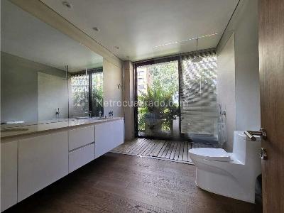 Apartamento de 2 alcobas en venta en Los Rosales, Bogotá, 212 m² · foto 17 de 17