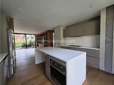 Apartamento de 2 alcobas en venta en Los Rosales, Bogotá, 212 m² · foto 7 de 17