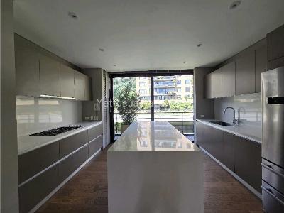Apartamento de 2 alcobas en venta en Los Rosales, Bogotá, 212 m² · foto 8 de 17