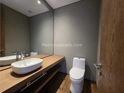 Apartamento de 2 alcobas en venta en Los Rosales, Bogotá, 212 m² · foto 9 de 17